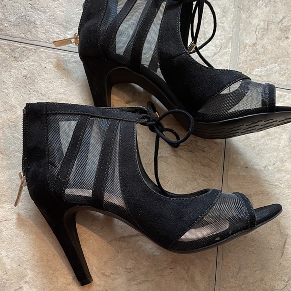 Sexy mesh heels - Picture 2 of 3